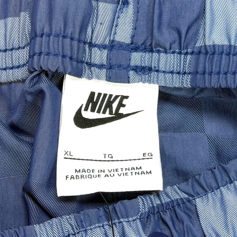 Nike nwt checkered